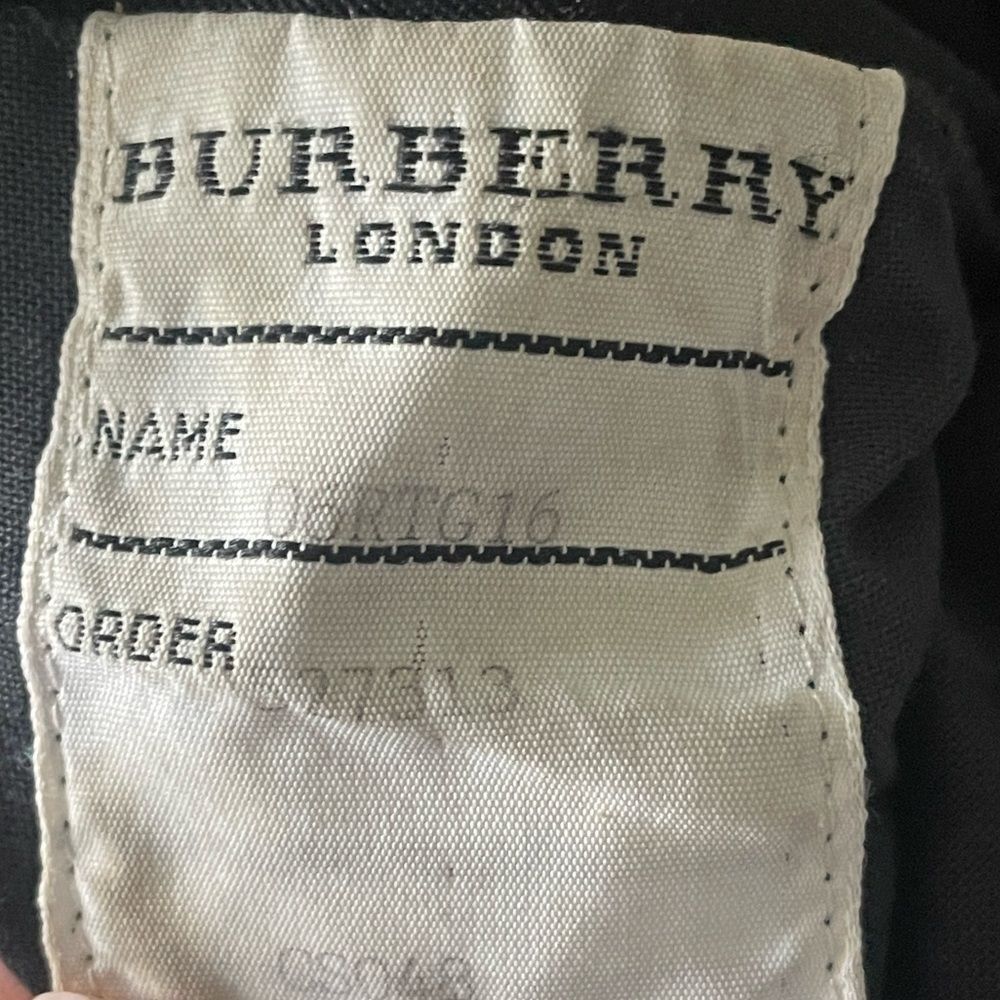 Vintage Burberry Black Hooded Jacket with Quilted Interior - Picture 10 of 10